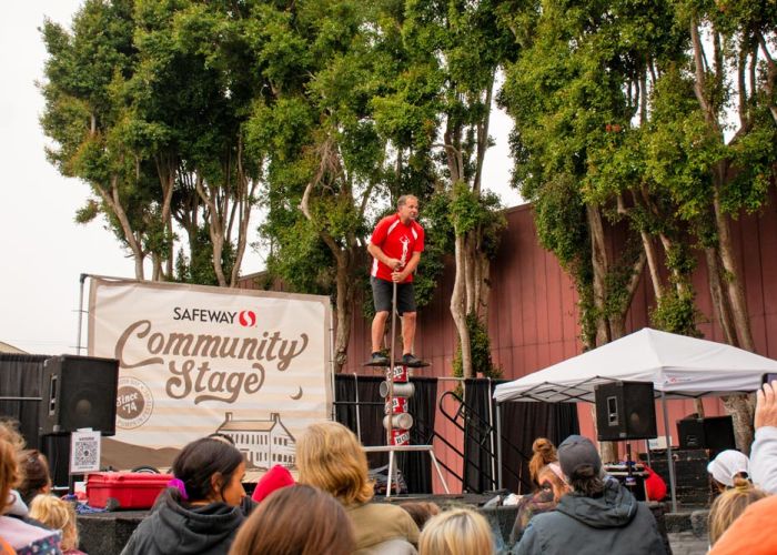 FamilyStage BobAtLarge